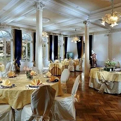 Ausonia Hungaria Wellness & Lifestyle 酒店